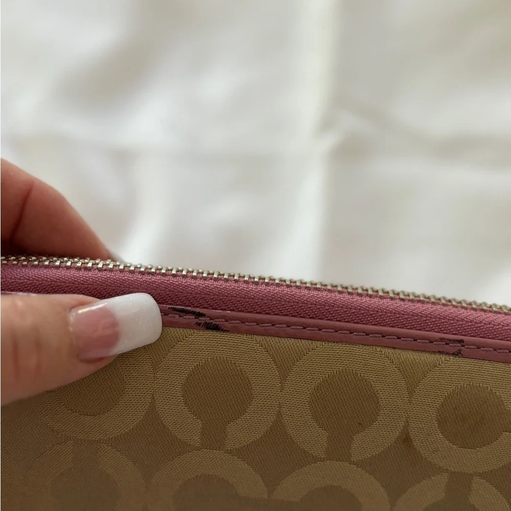 Rare Mauve Vintage Coach‎ Wallet